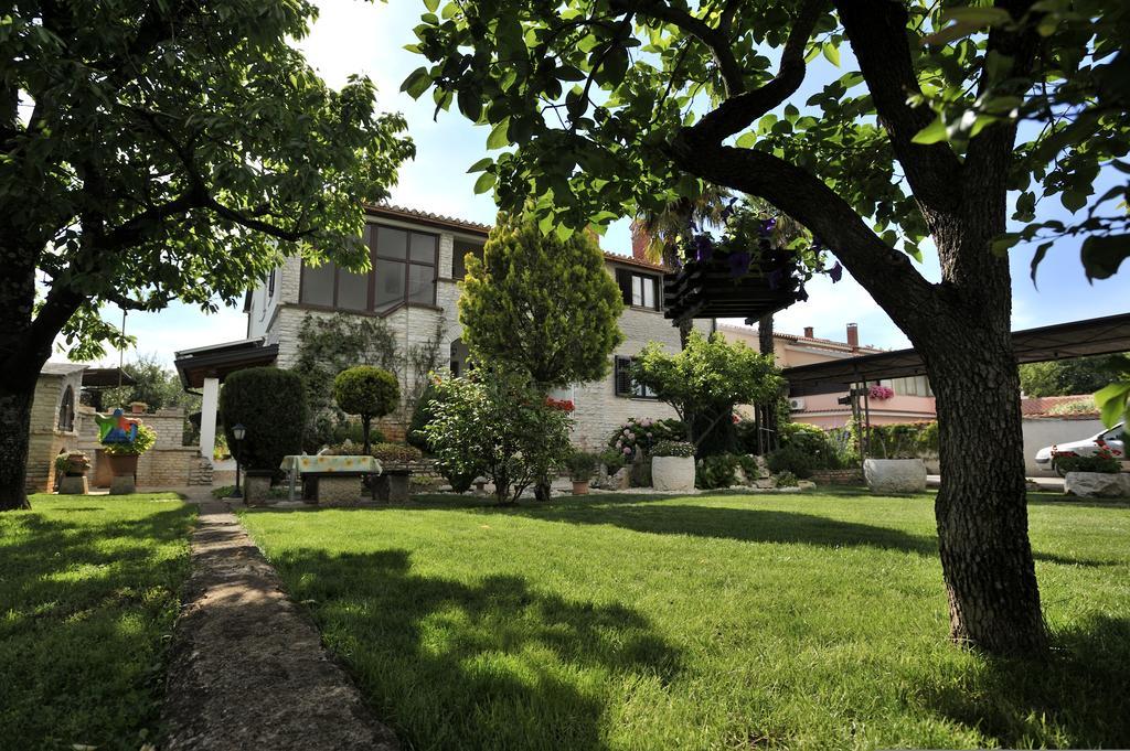 Apartmani Villa Otilija Пореч Экстерьер фото