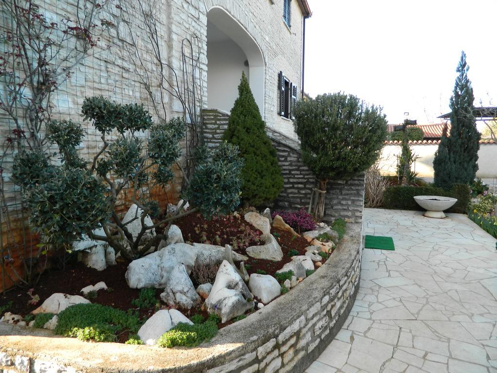 Apartmani Villa Otilija Пореч Экстерьер фото
